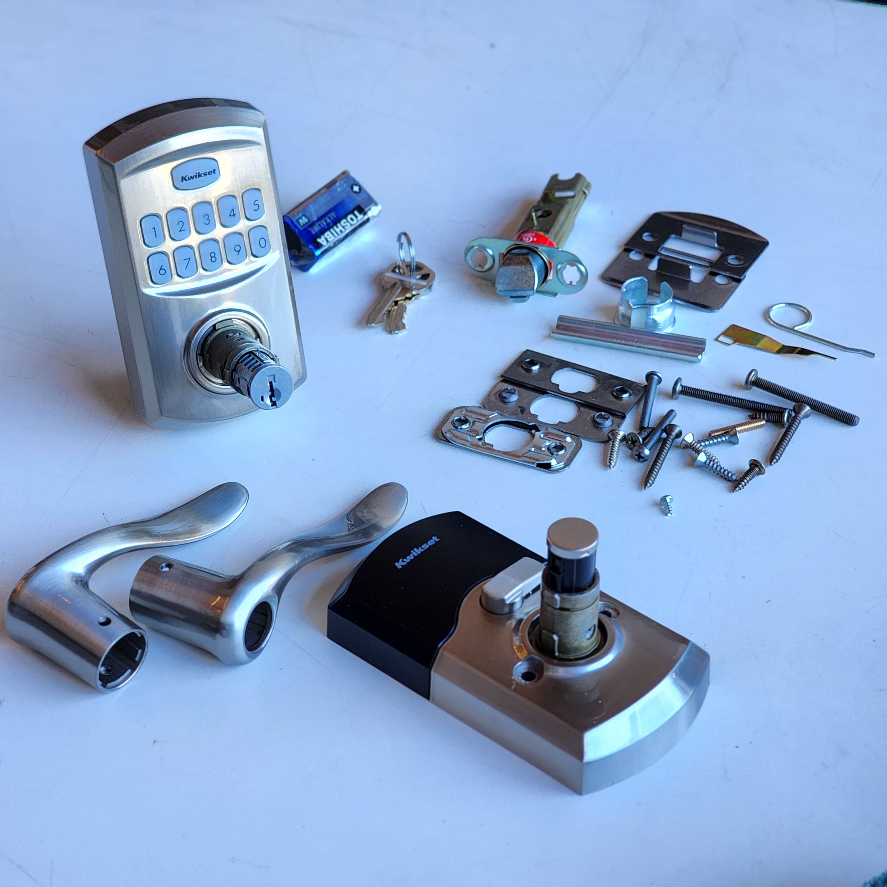 917 SmartCode Satin Nickel Keypad Electronic Single-Cylinder Tustin Door Lever Featuring SmartKey Security (99170-001) 917 SmartCode Satin Nickel Keypad Electronic Single-Cylinder Tustin Door Lever Featuring SmartKey Security (99170-001)